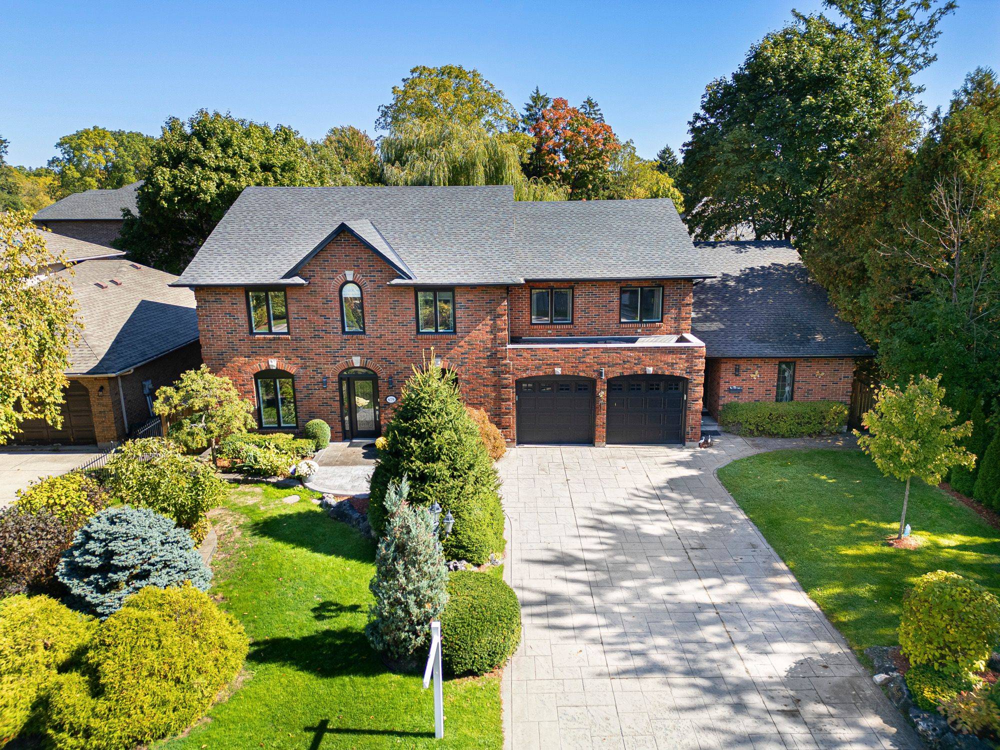 Hamilton, ON L9G 4C7,679 Greenravine DR