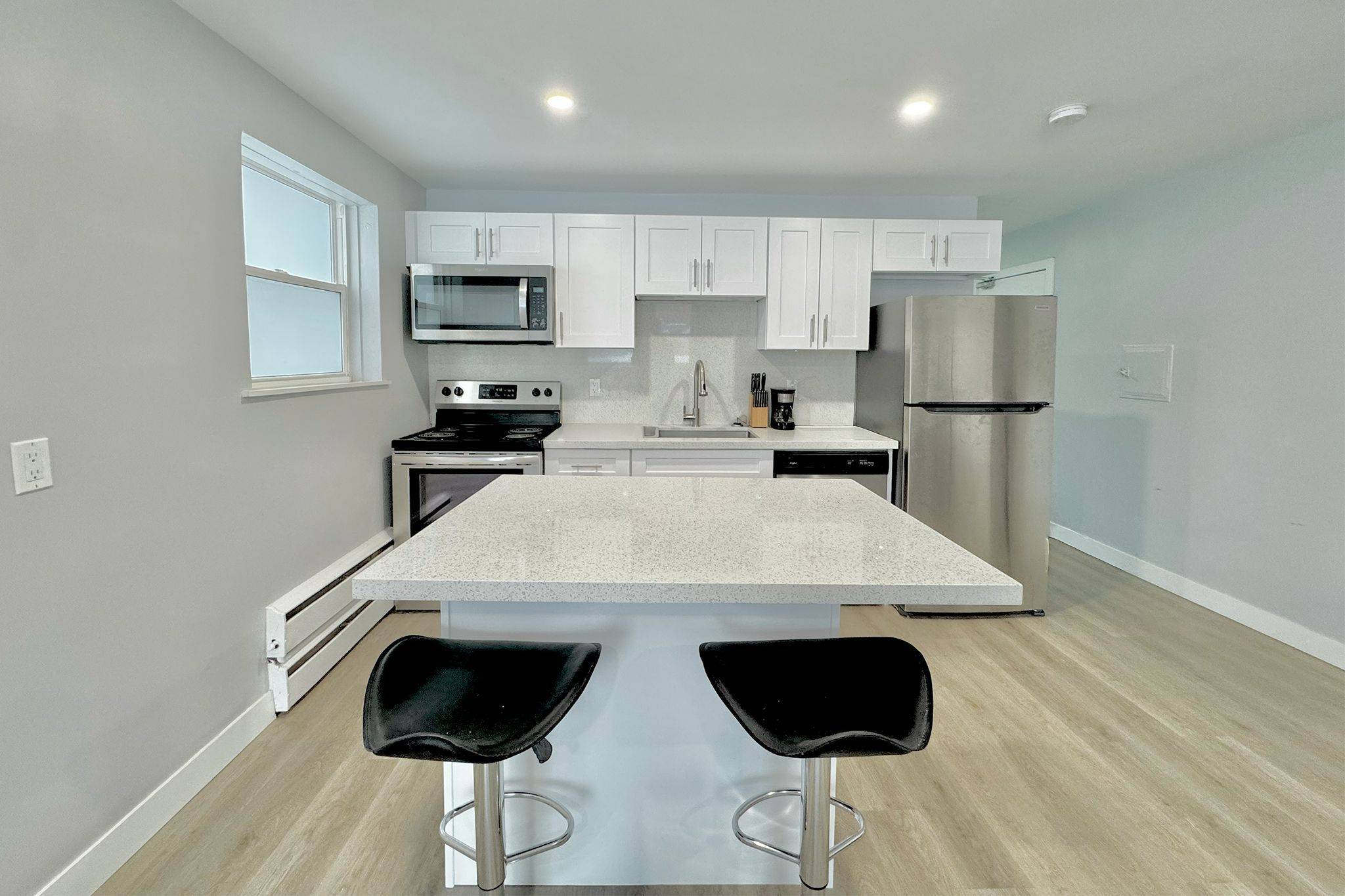 London East, ON N5Z 2E8,57 Oliver ST #101