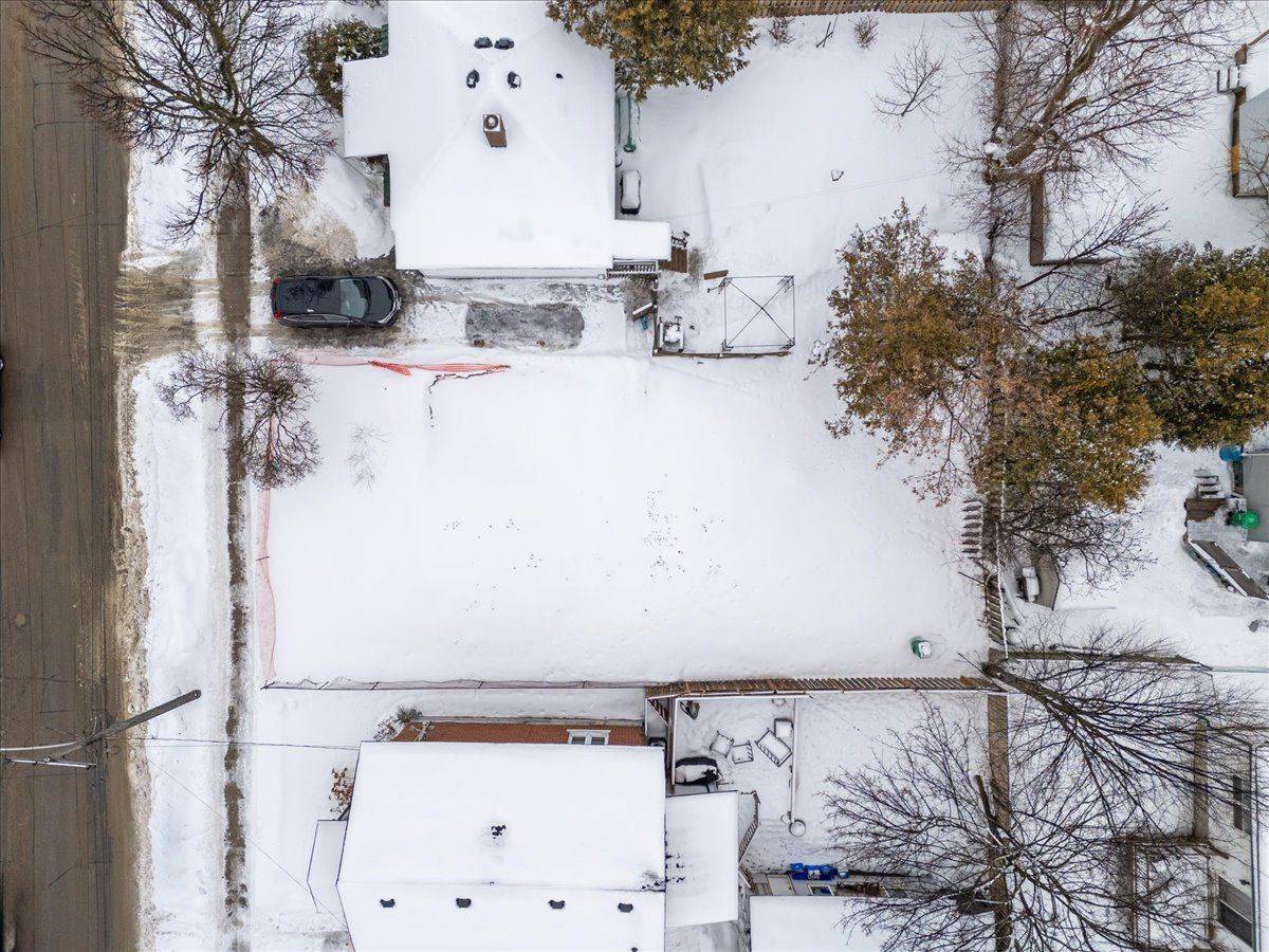 Peterborough, ON K9J 4G3,434 Edison AVE