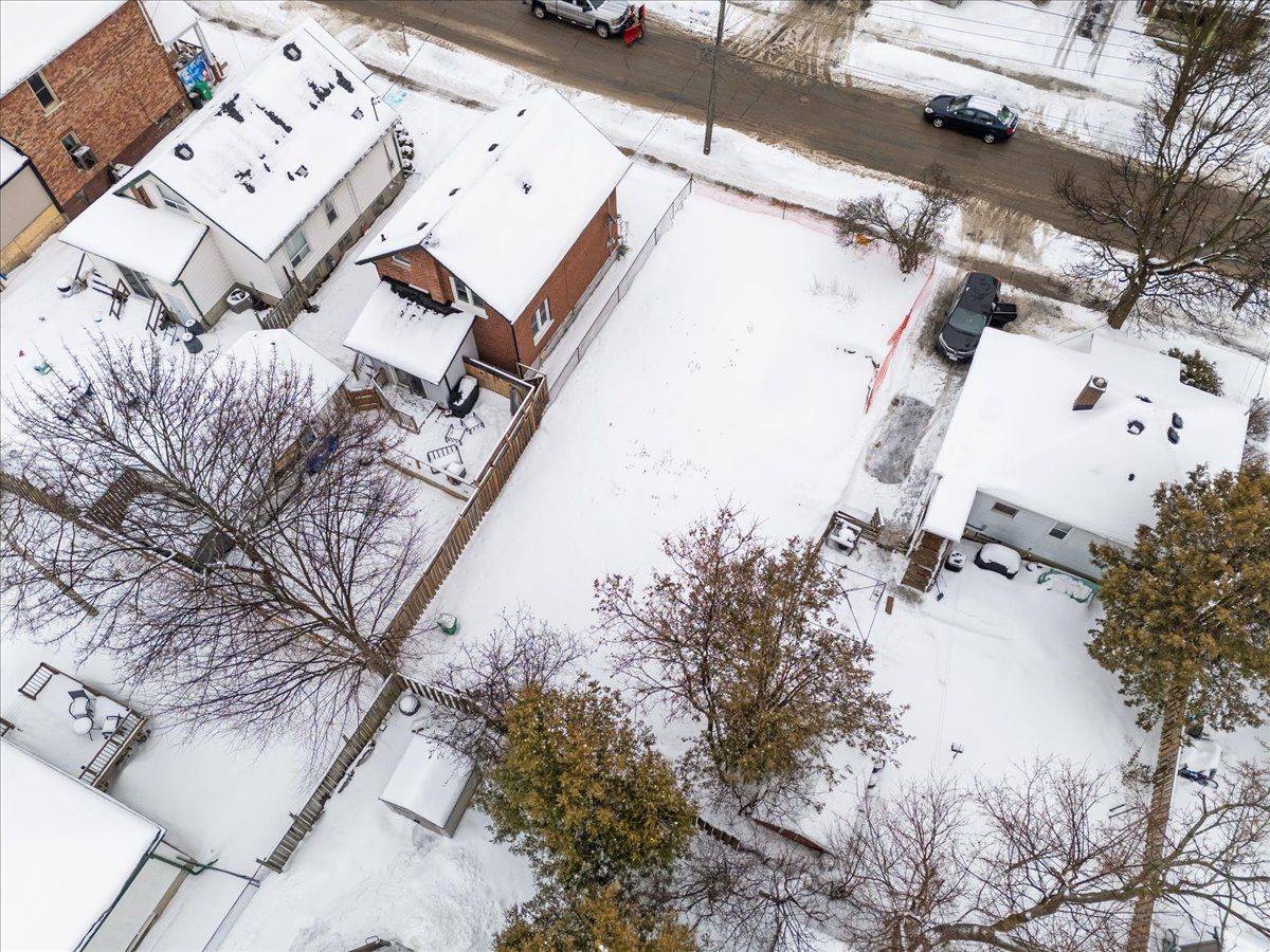 Peterborough, ON K9J 4G3,434 Edison AVE