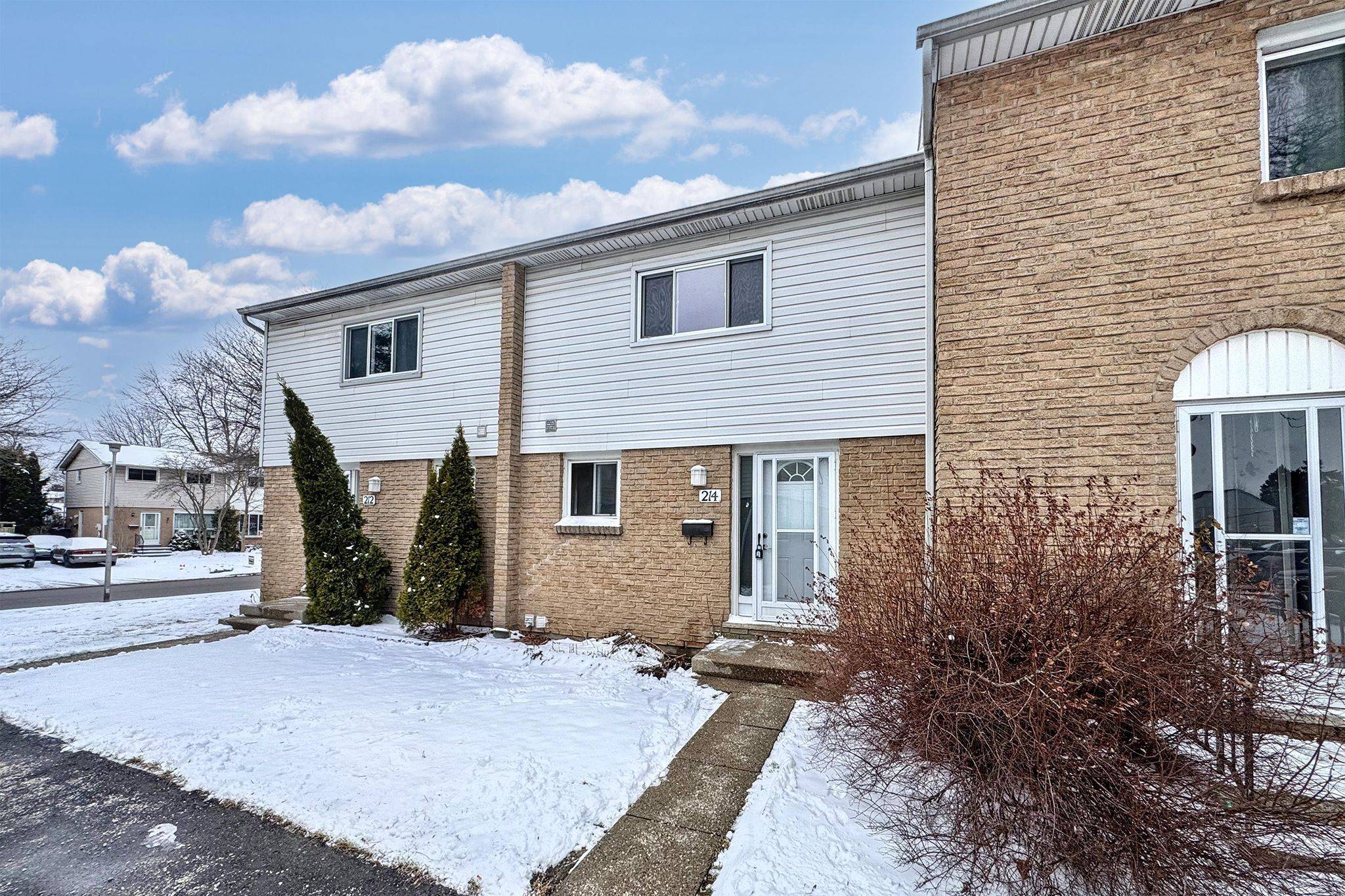 London East, ON N5V 3H6,1775 Culver DR #214