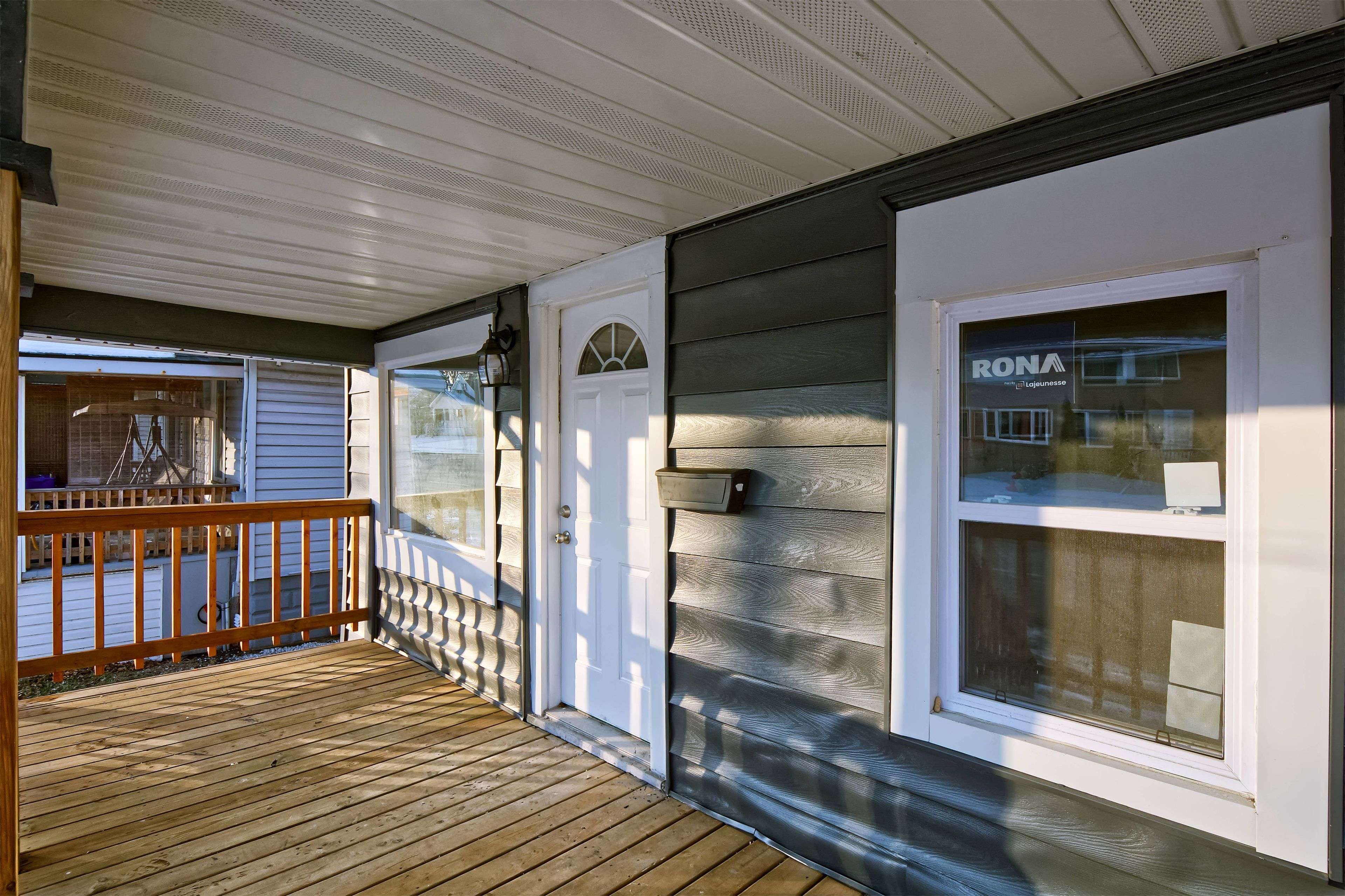 Sarnia, ON N7T 5N6,354 Exmouth ST