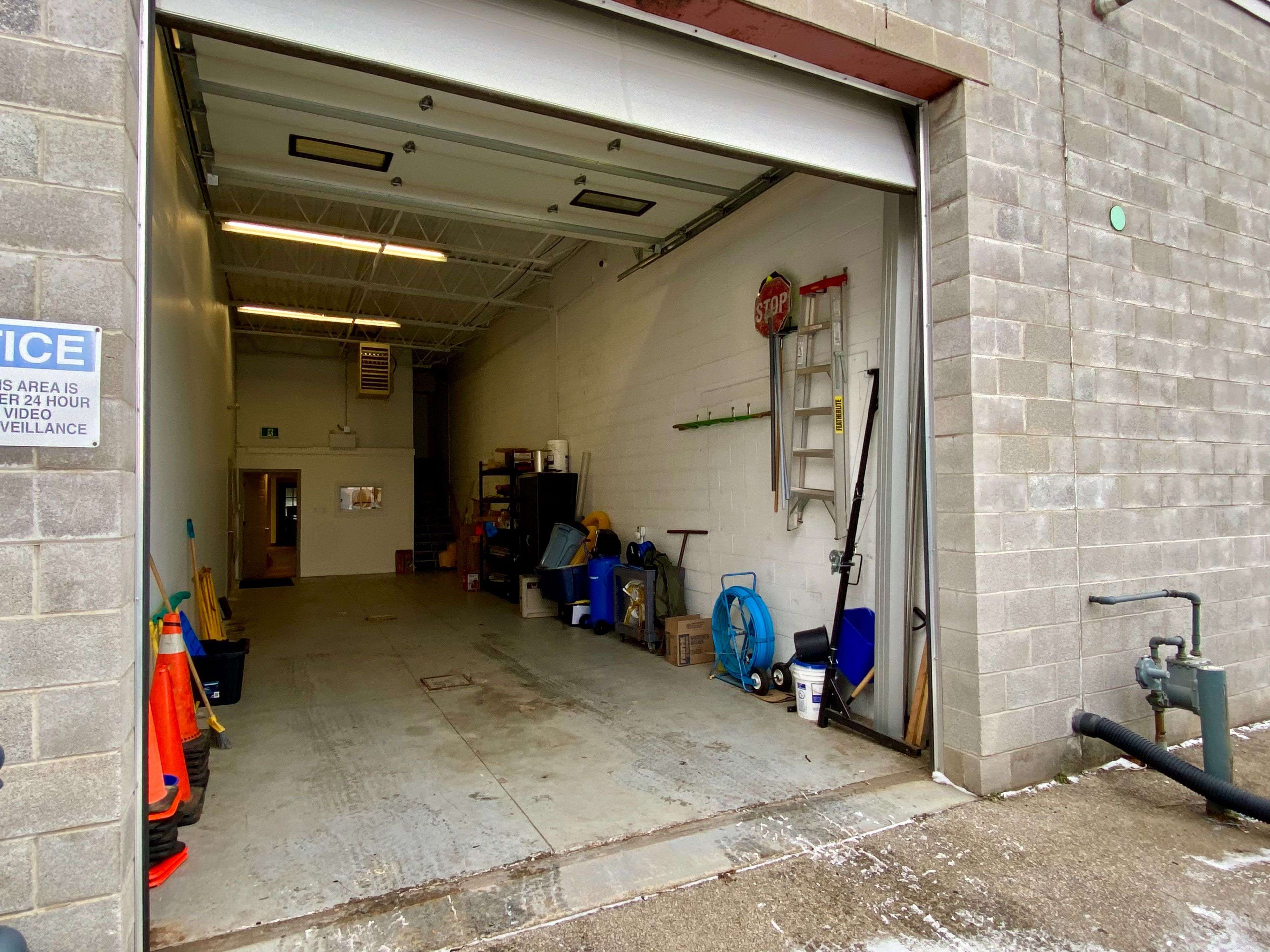 Hamilton, ON L8E 5V1,889 Barton ST #4