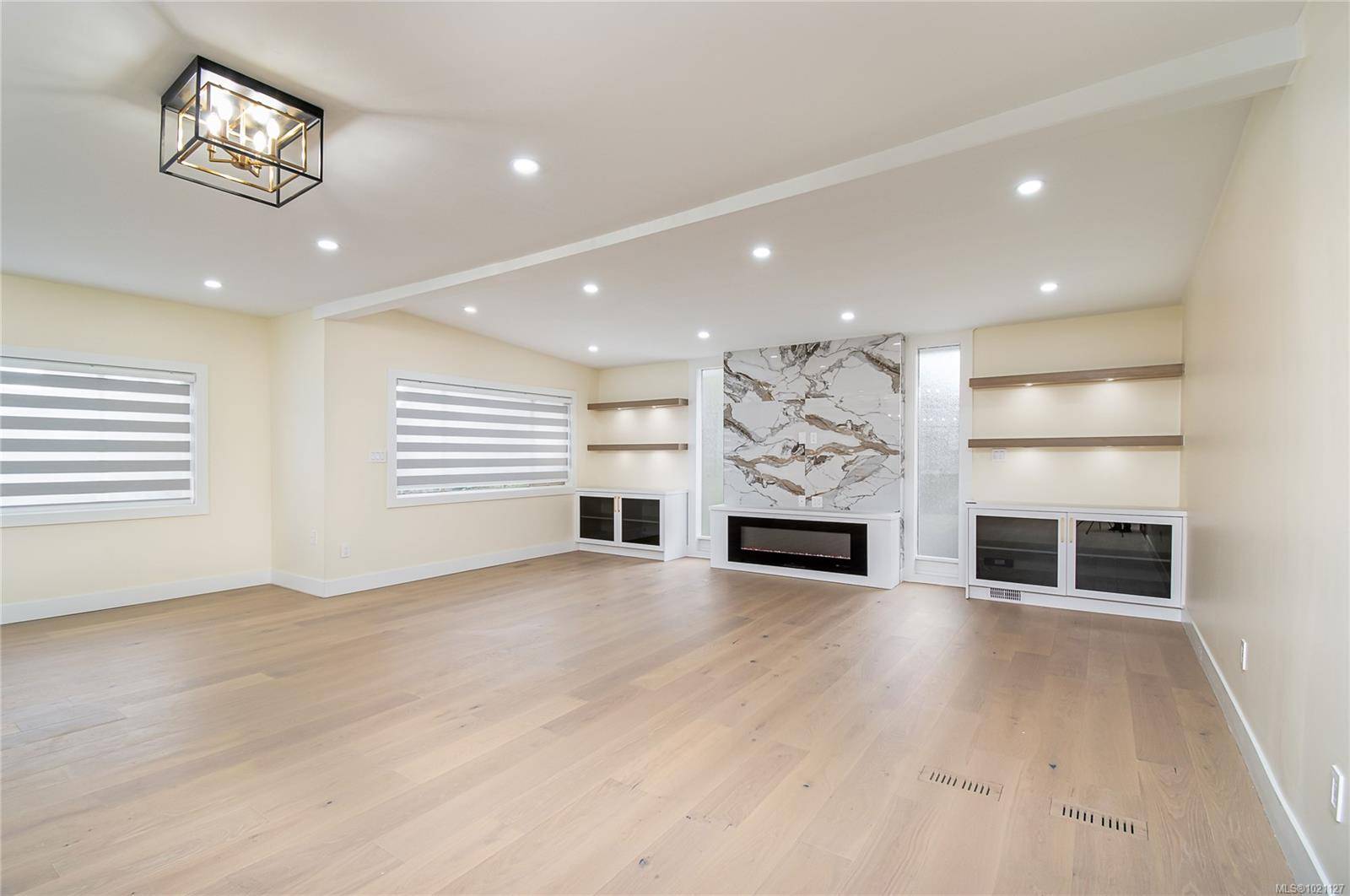 Saanich, BC V8N 2E2,1579 Kenmore Rd