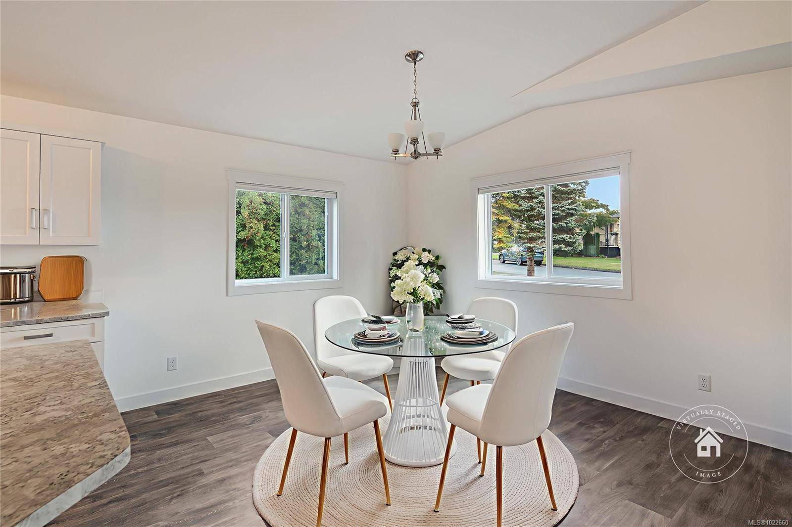 Nanaimo, BC V9R 6S6,2301 Arbot Rd #27