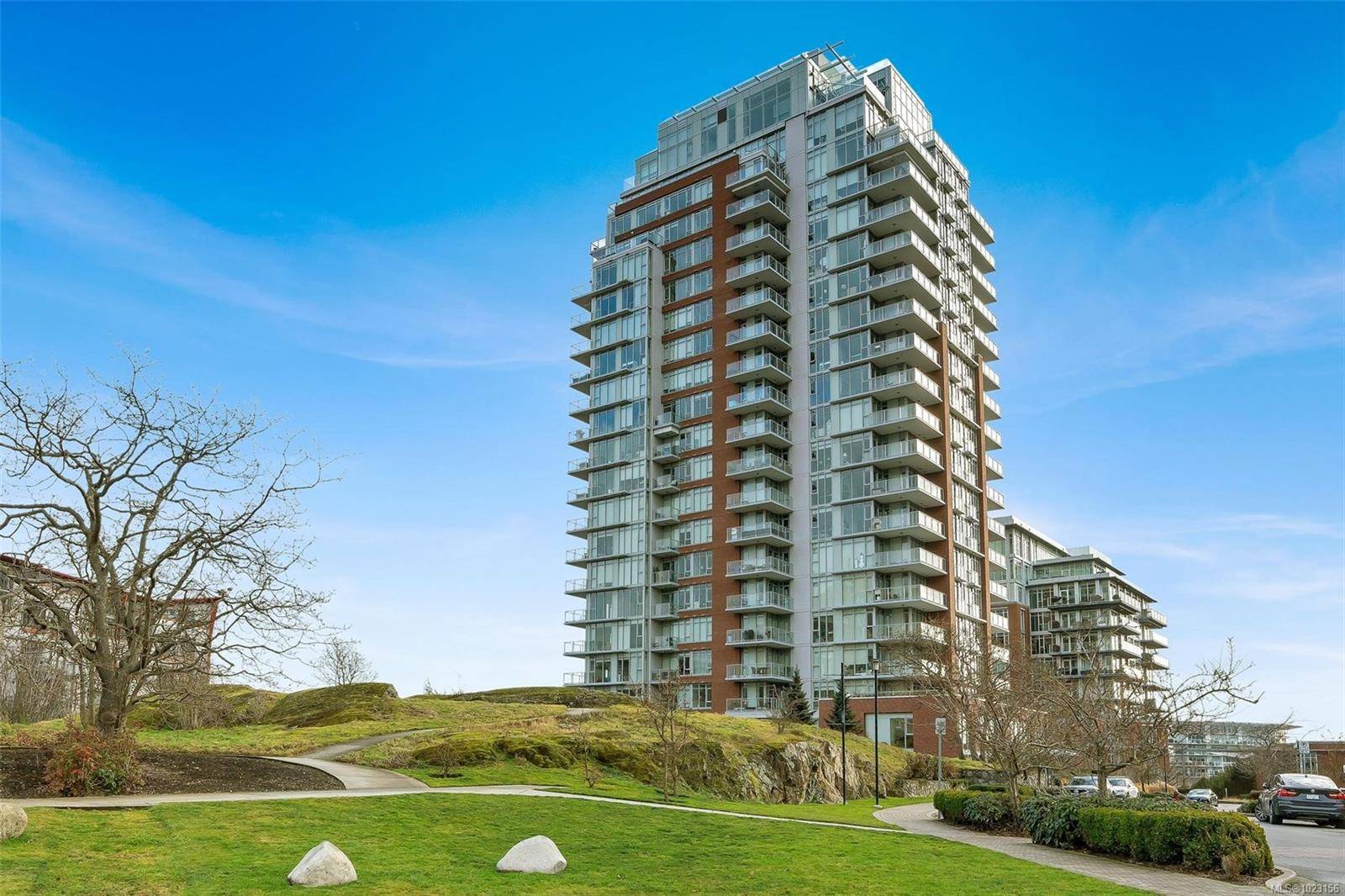 Victoria, BC V9A 0E7,83 Saghalie Rd #704