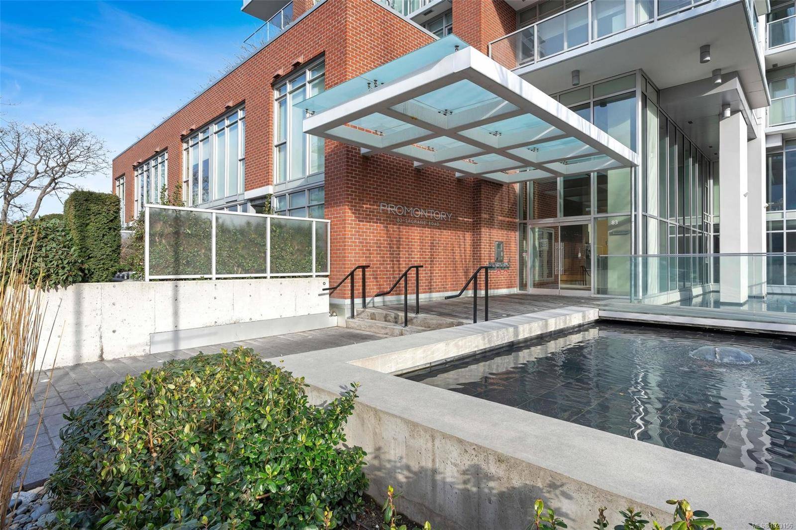 Victoria, BC V9A 0E7,83 Saghalie Rd #704