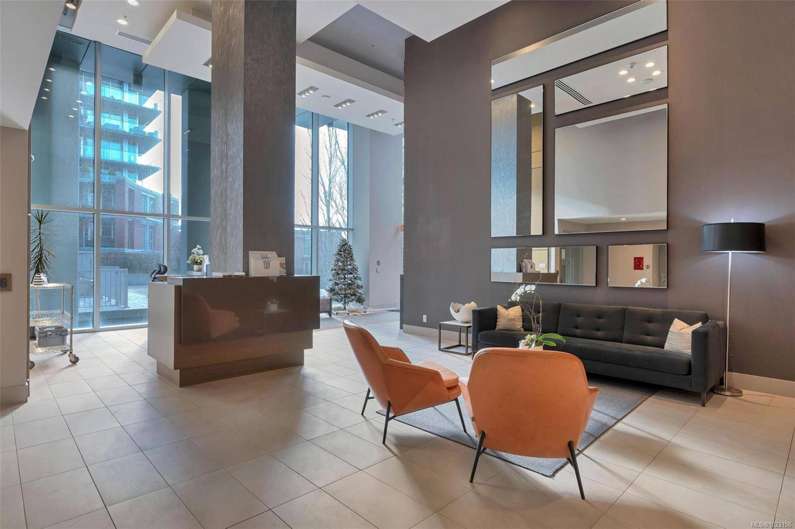 Victoria, BC V9A 0E7,83 Saghalie Rd #704