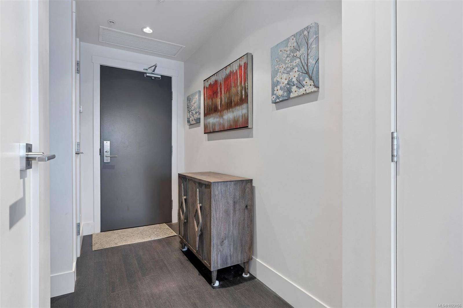 Victoria, BC V9A 0E7,83 Saghalie Rd #704