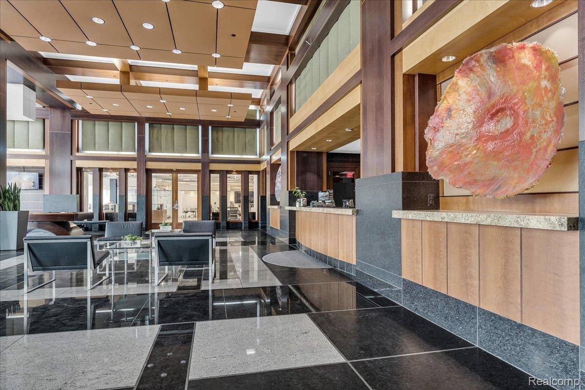 Birmingham, MI 48009,411 S Old Woodward AVE