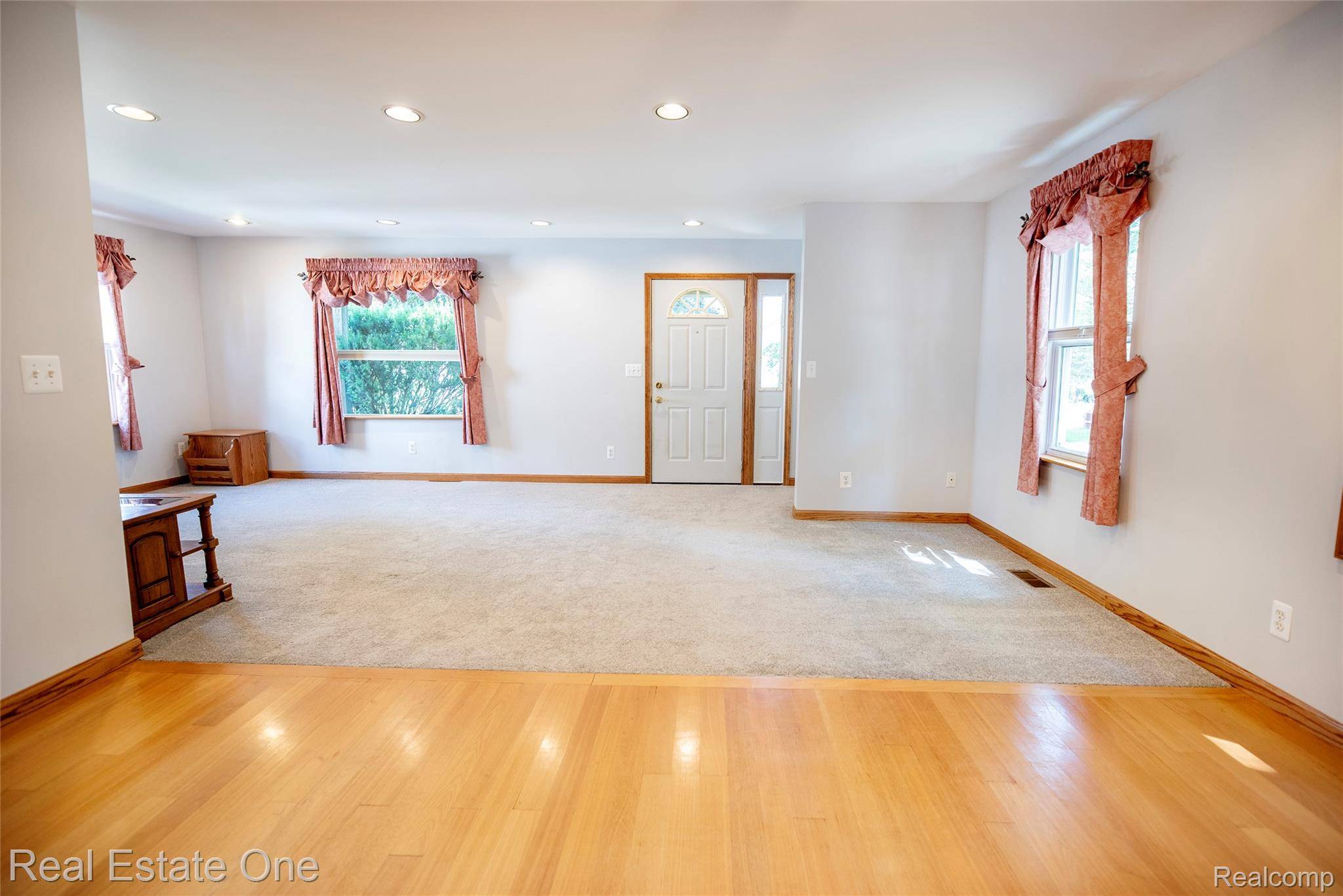 Rochester Hills, MI 48309,3180 Eastwood DR