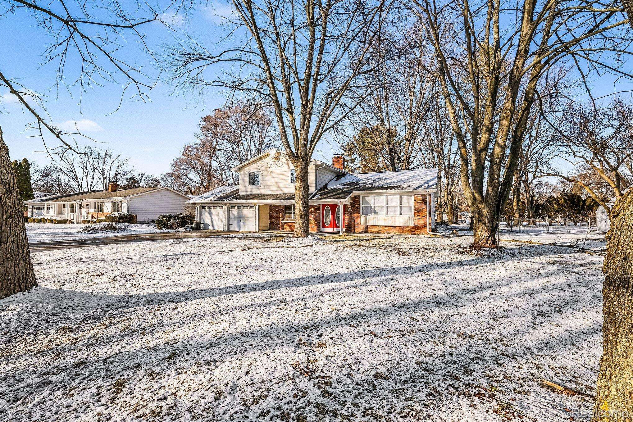 Flint, MI 48532,6090 Lancaster DR