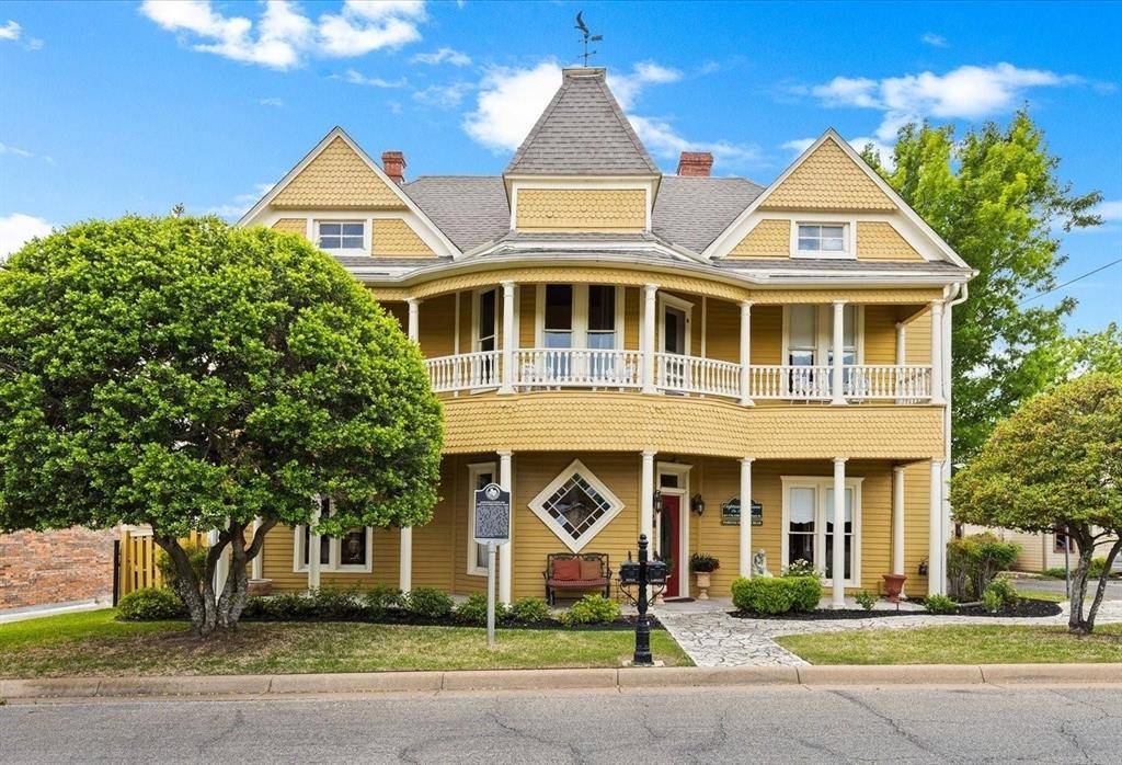 Granbury, TX 76048,123 W Doyle Street