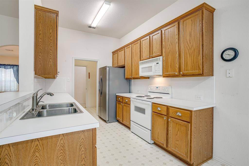 Burleson, TX 76028,2742 Lakeside Drive