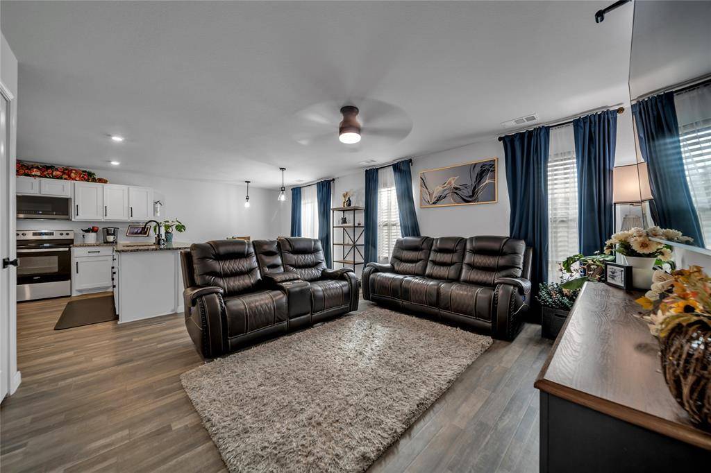 Dallas, TX 75253,3581 Chestnut Oak Drive