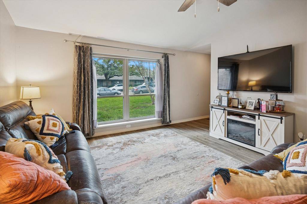 Dallas, TX 75240,13641 Flagstone Lane