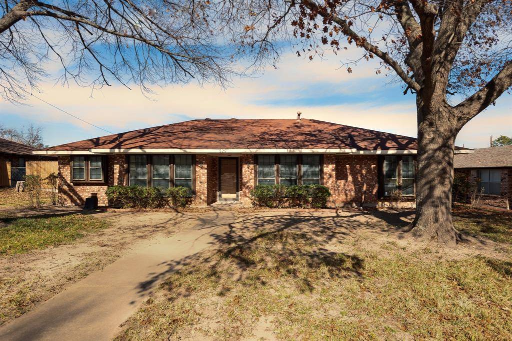 Desoto, TX 75115,525 Danny Drive