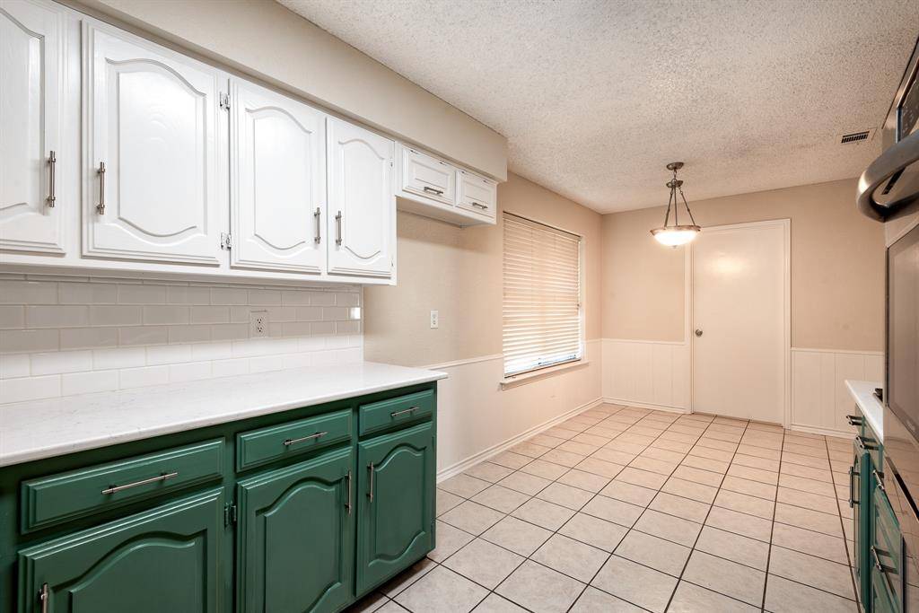 Desoto, TX 75115,525 Danny Drive