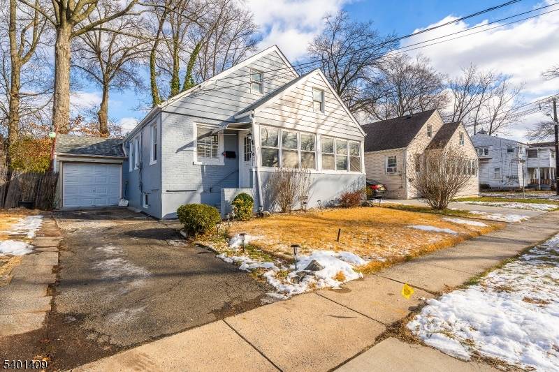 Roselle Boro, NJ 07203,761 Drake Ave