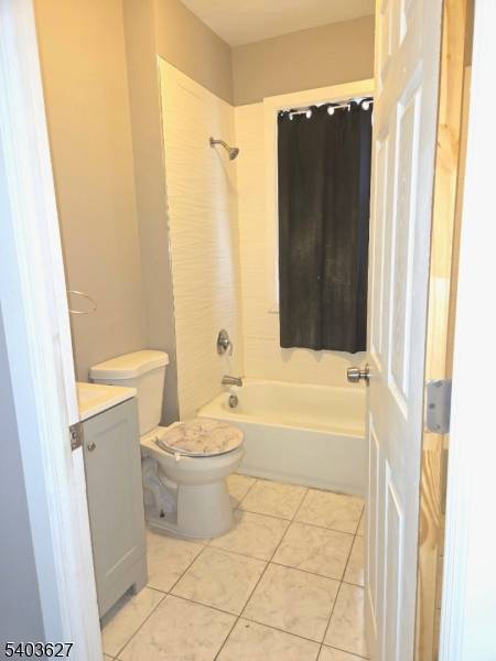 East Orange City, NJ 07017,131 N 14Th St