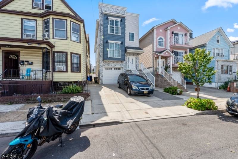 Elizabeth City, NJ 07202,14 Spencer St