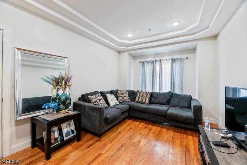 Elizabeth City, NJ 07202,14 Spencer St