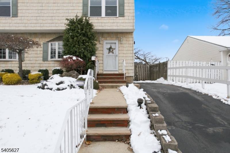 Carteret Boro, NJ 07008,90 Coolidge Ave