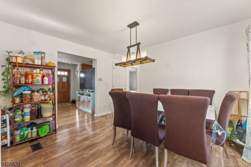 Clifton City, NJ 07012,59 Susan Ct