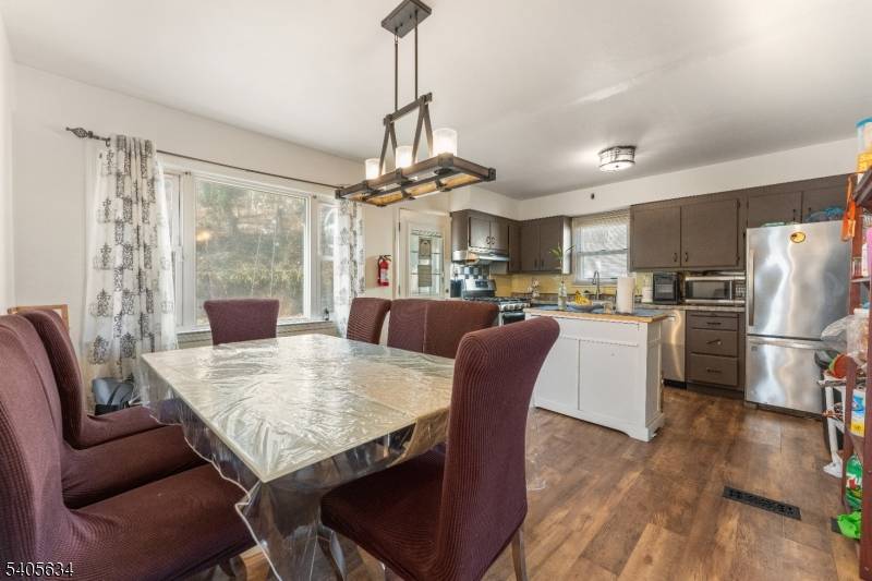 Clifton City, NJ 07012,59 Susan Ct