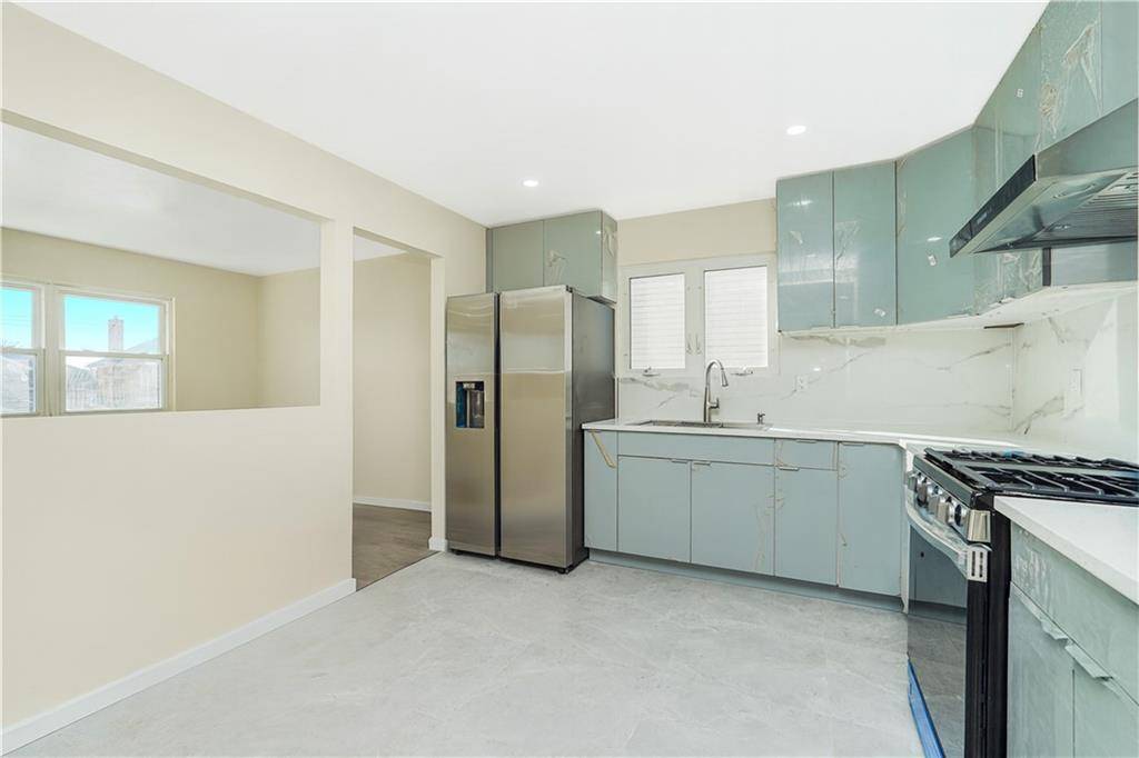 Staten  Island, NY 10308,275 Katan AVE