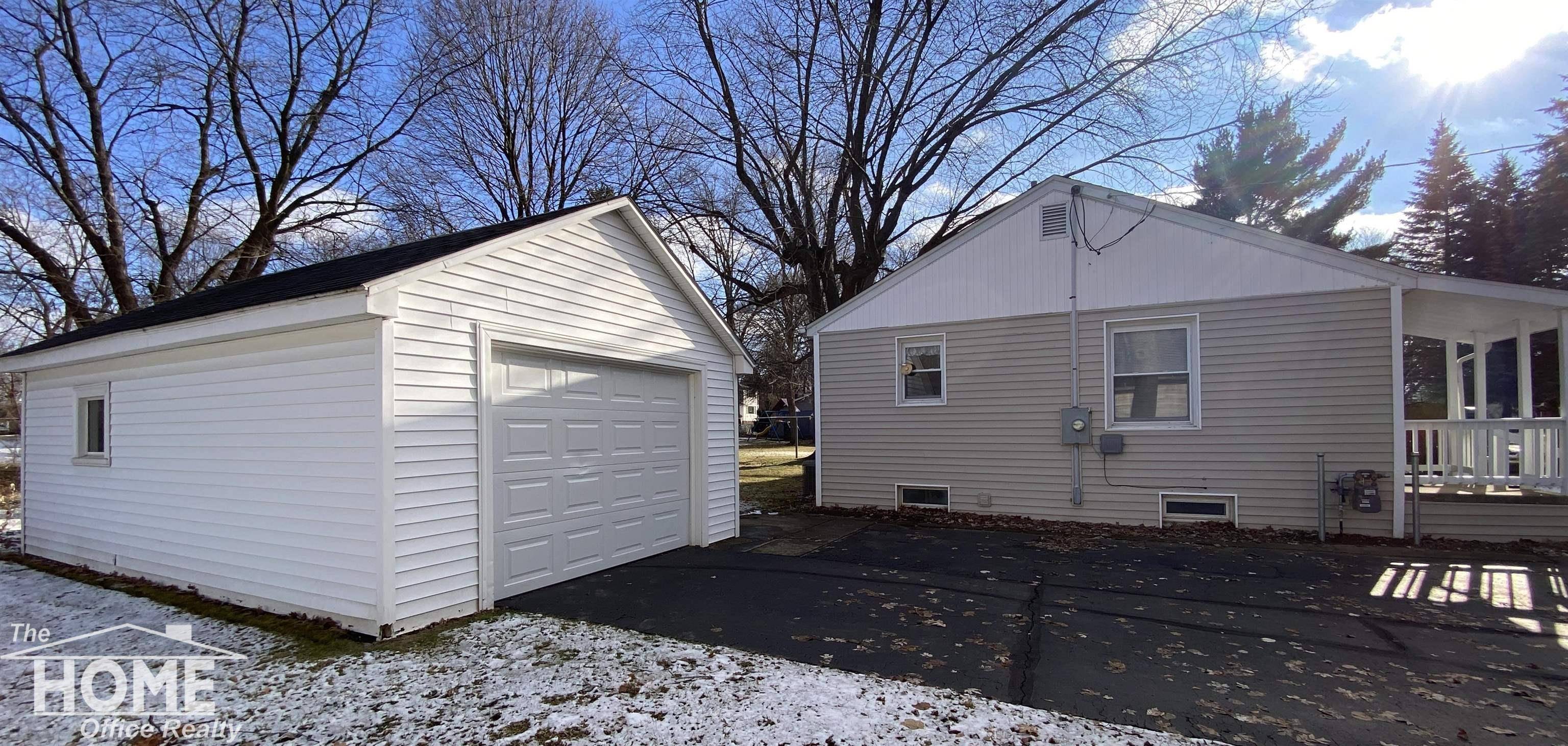 Owosso, MI 48867,1328 N Ball ST