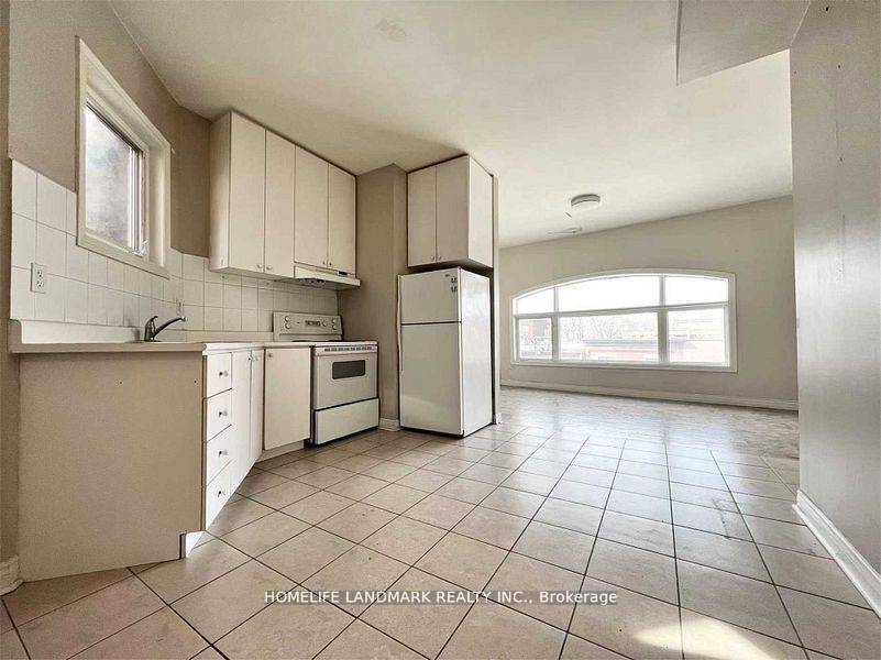 Toronto C03, ON M4P 2H6,2473 Yonge ST