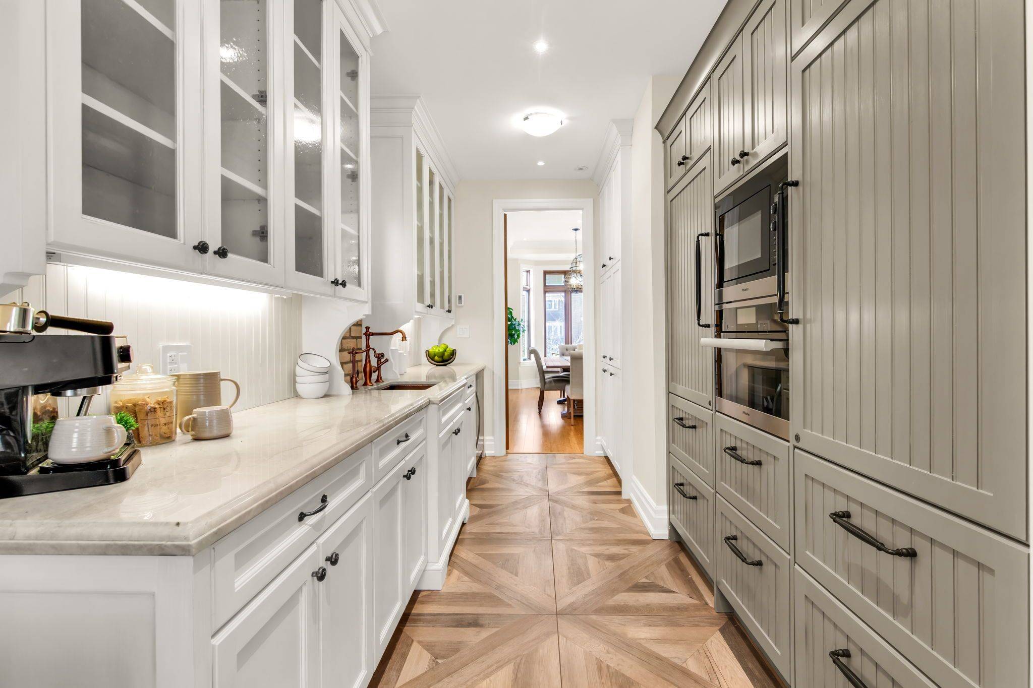 Toronto C03, ON M5P 2H7,441 Oriole Pkwy