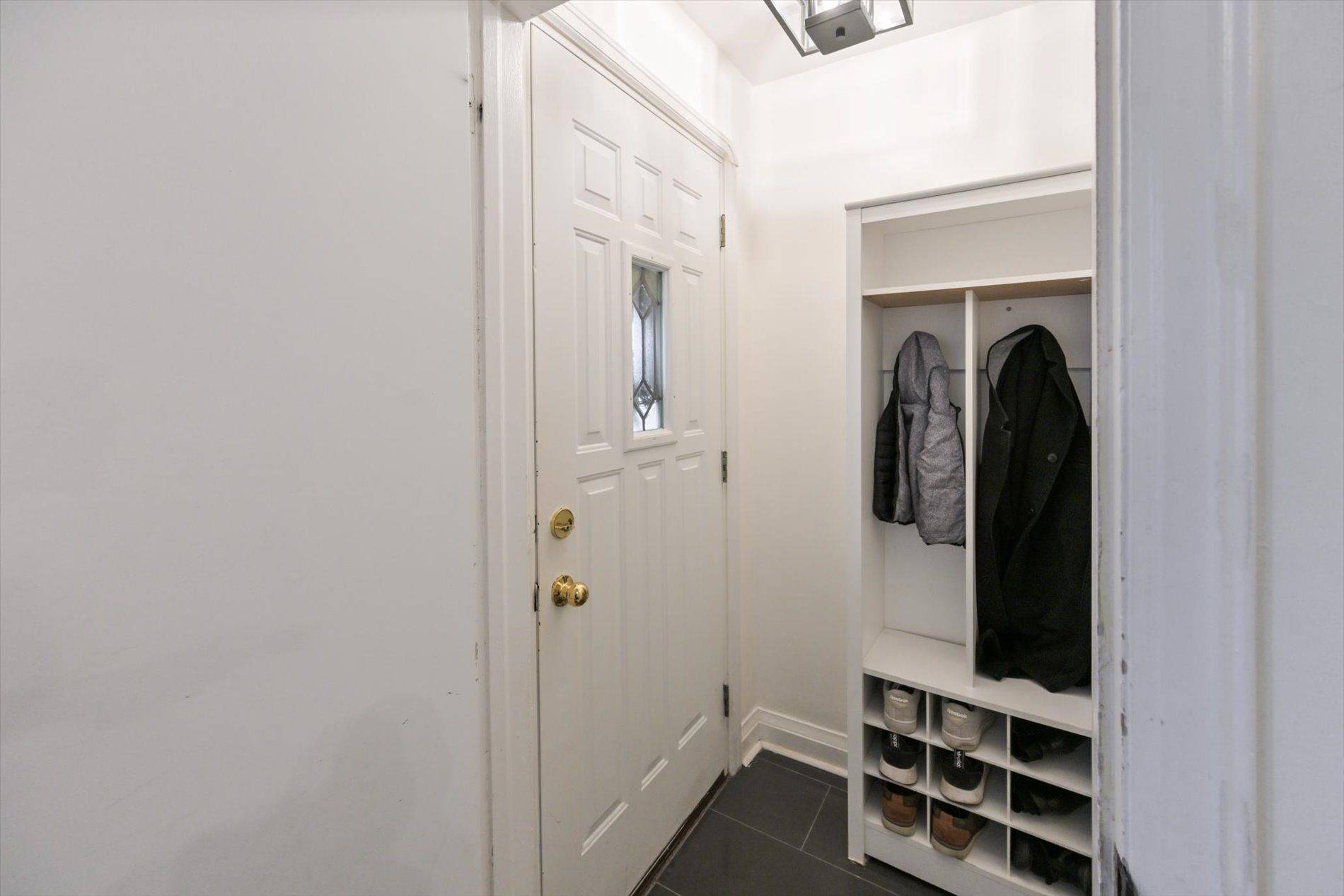 Toronto E03, ON M4C 2K7,257 Lumsden AVE