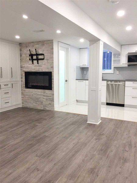 Toronto E02, ON M4L 3S8,340 Kenilworth AVE #C