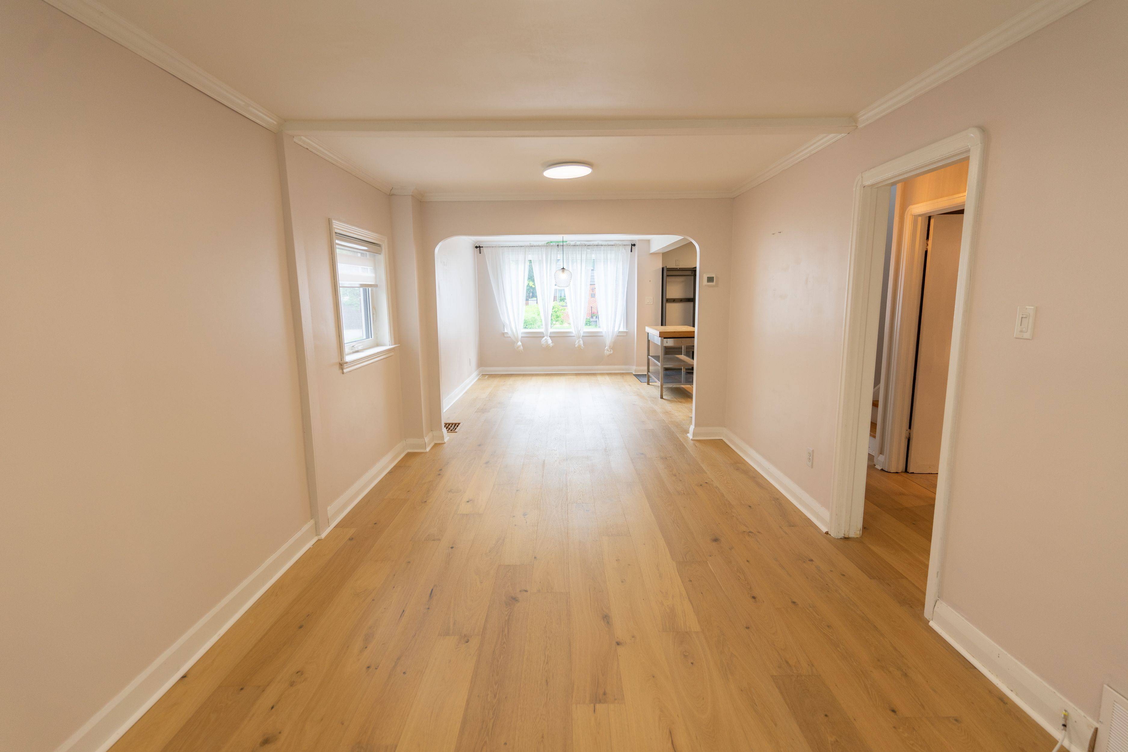 Toronto E03, ON M4B 1V2,15 Dalecrest DR