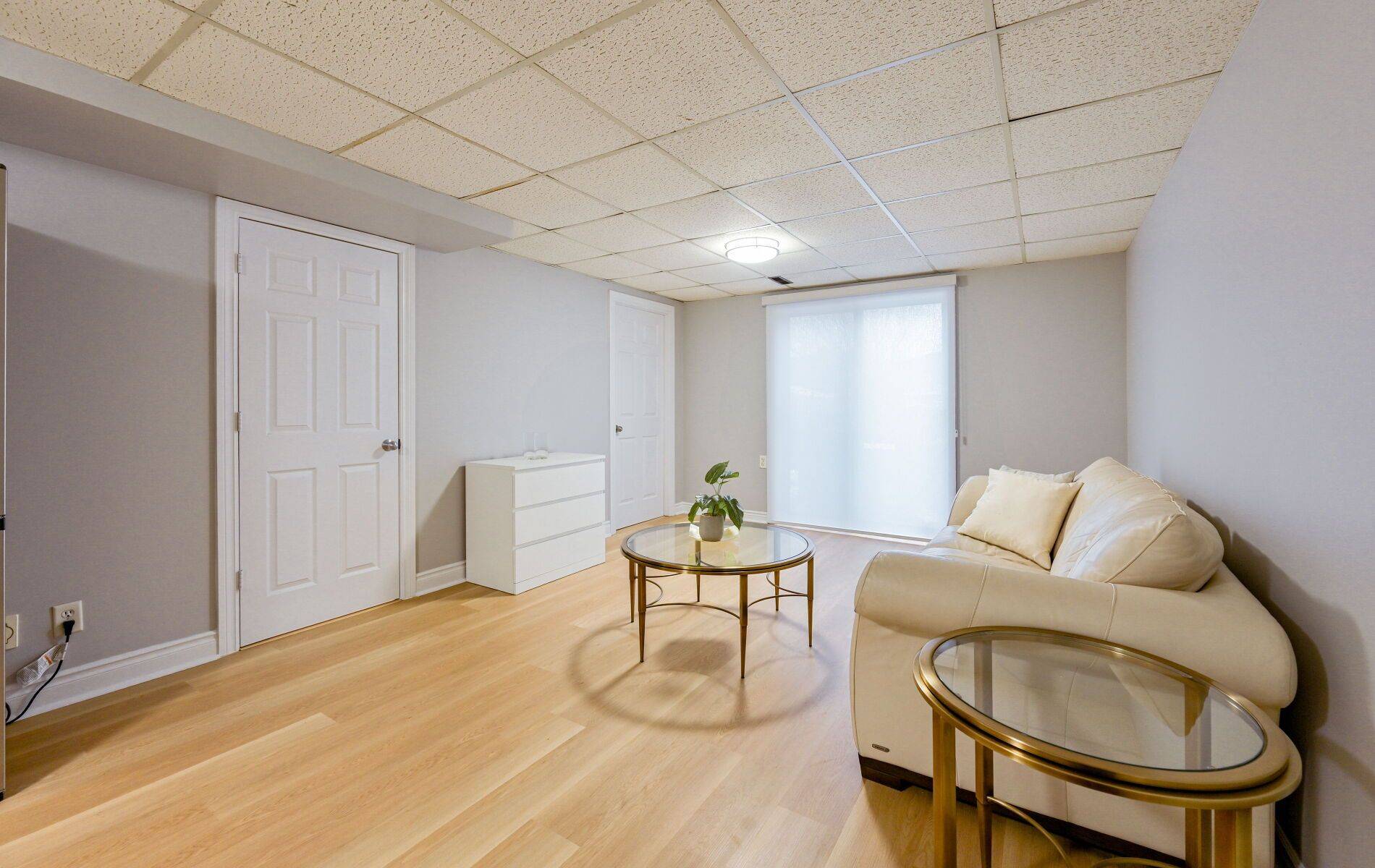 Toronto E07, ON M1S 2Y6,60 Tineta CRES #Main Floor