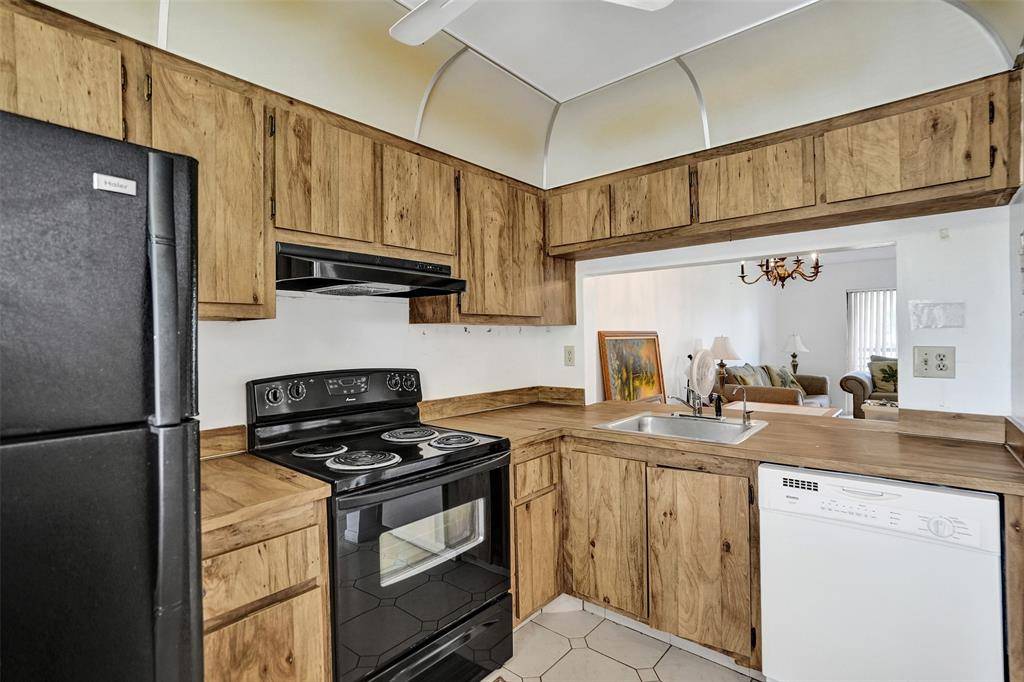 Sunrise, FL 33322,10434 Sunrise Lakes Blvd #202