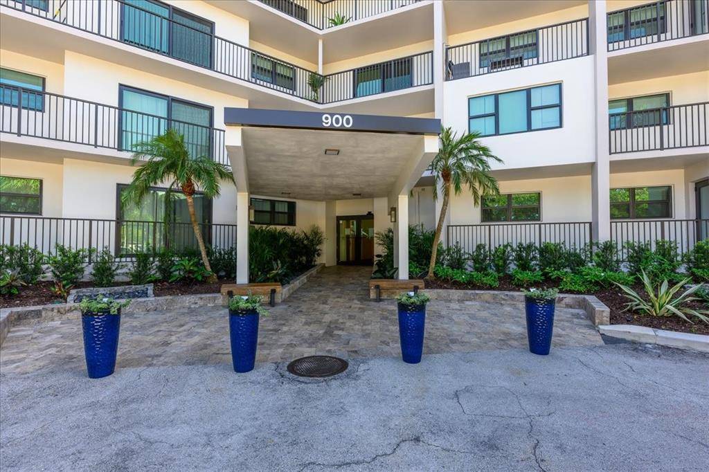 Fort Lauderdale, FL 33315,900 River Reach Dr #425