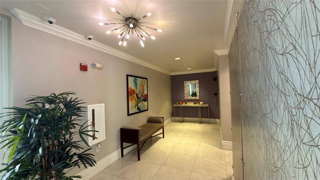 Coral Gables, FL 33134,642 Valencia #305