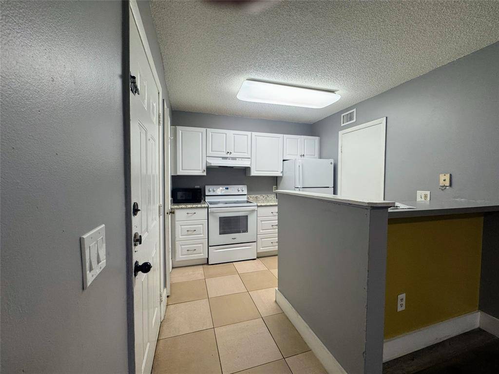 Pompano Beach, FL 33069,4361 W Mcnab Rd #17