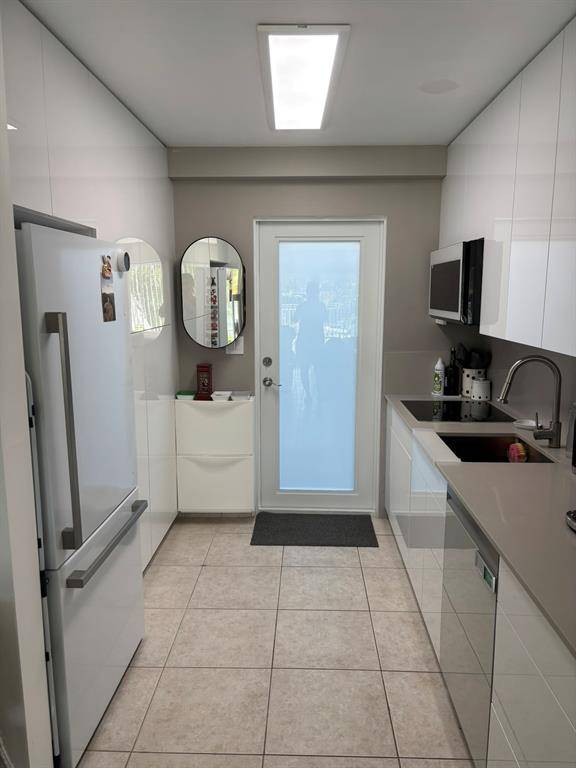 Pompano Beach, FL 33062,3223 NE 12th St #6E