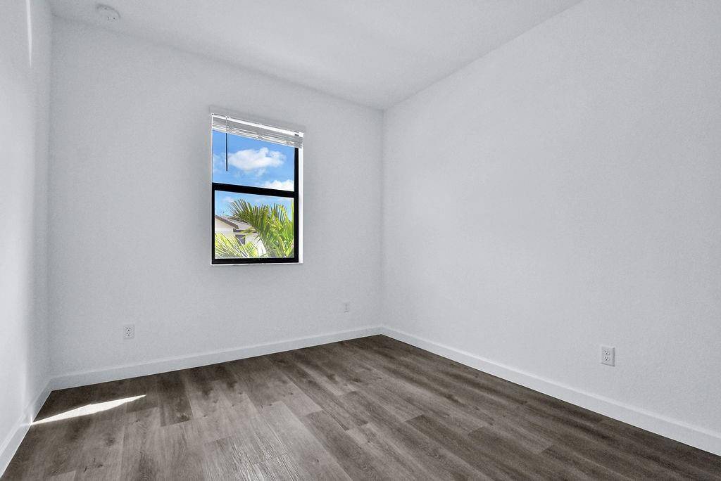 Pompano Beach, FL 33069,4083 SUNSET WAY