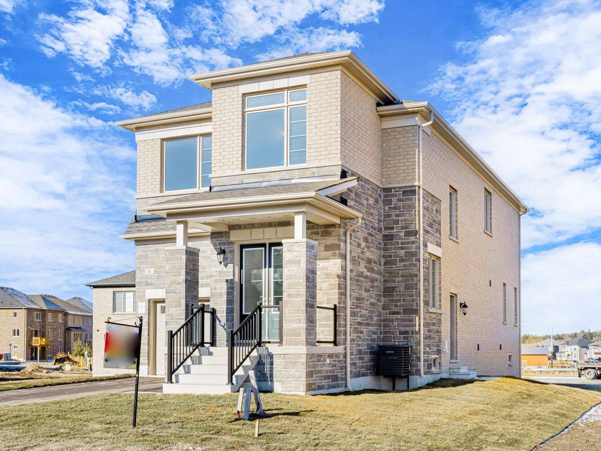 Bradford West Gwillimbury, ON L3Z 4M9,16 Rowe ST