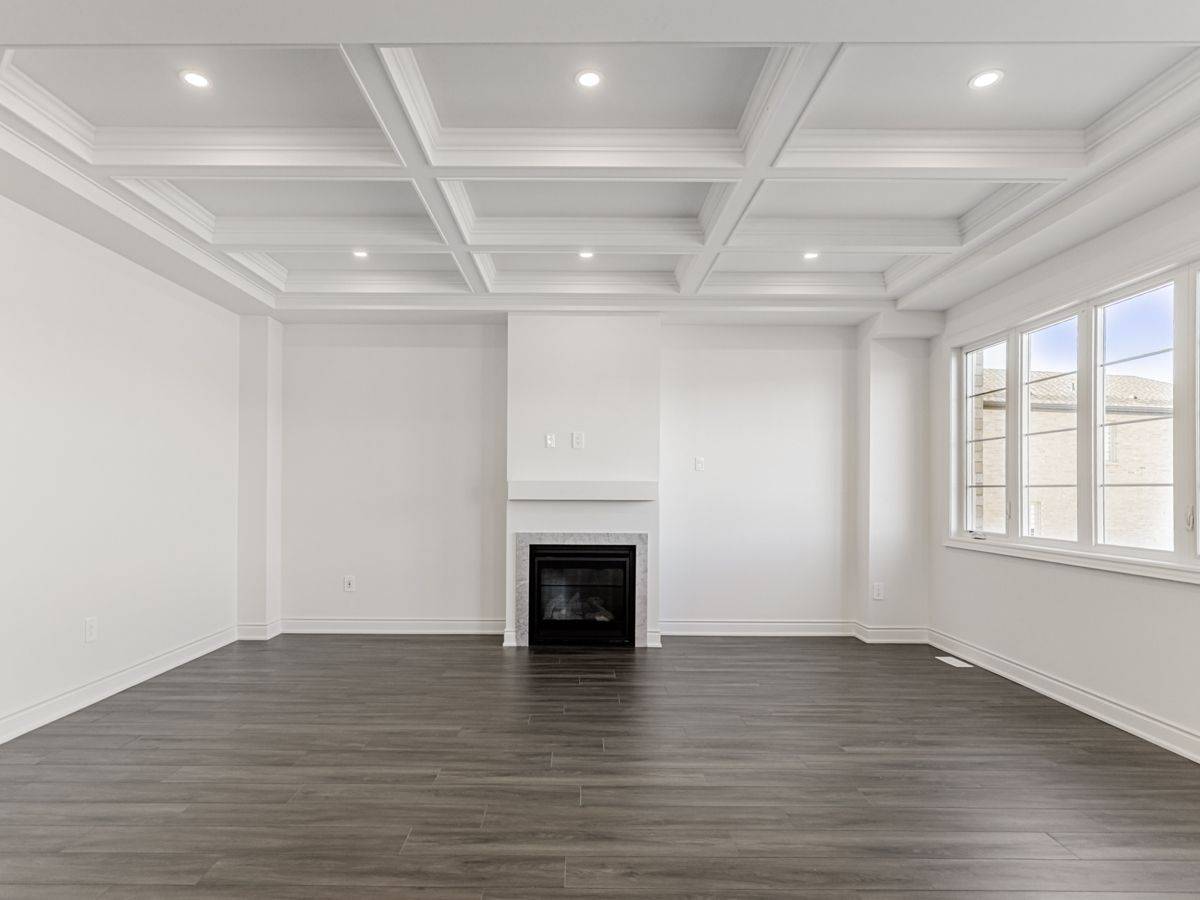 Bradford West Gwillimbury, ON L3Z 4M9,16 Rowe ST