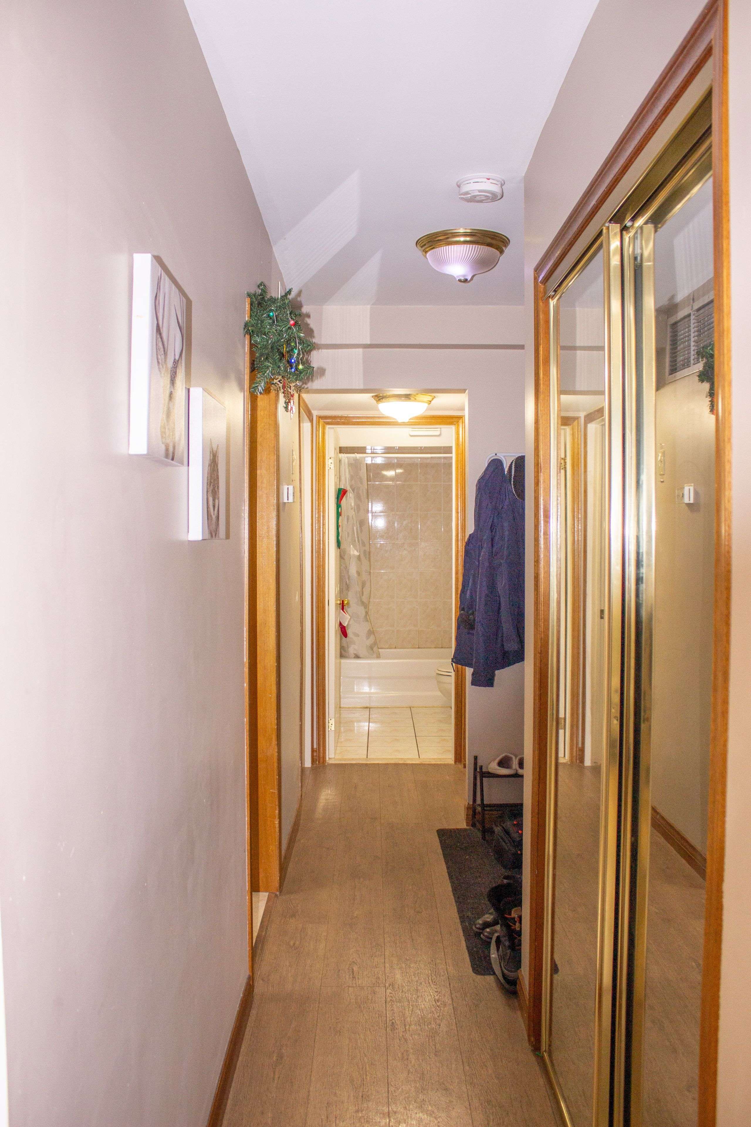 Vaughan, ON L6A 3Z3,2311 Major Mackenzie DR #4