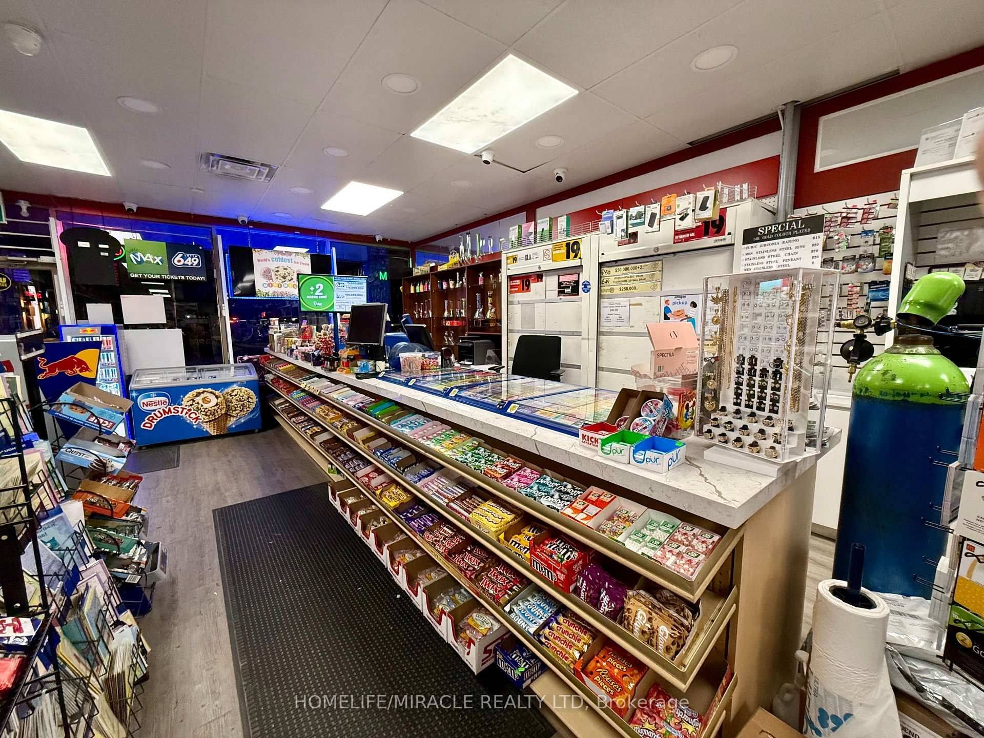 Mississauga, ON L5L 3P9,4099 Erin Mills Pkwy #12