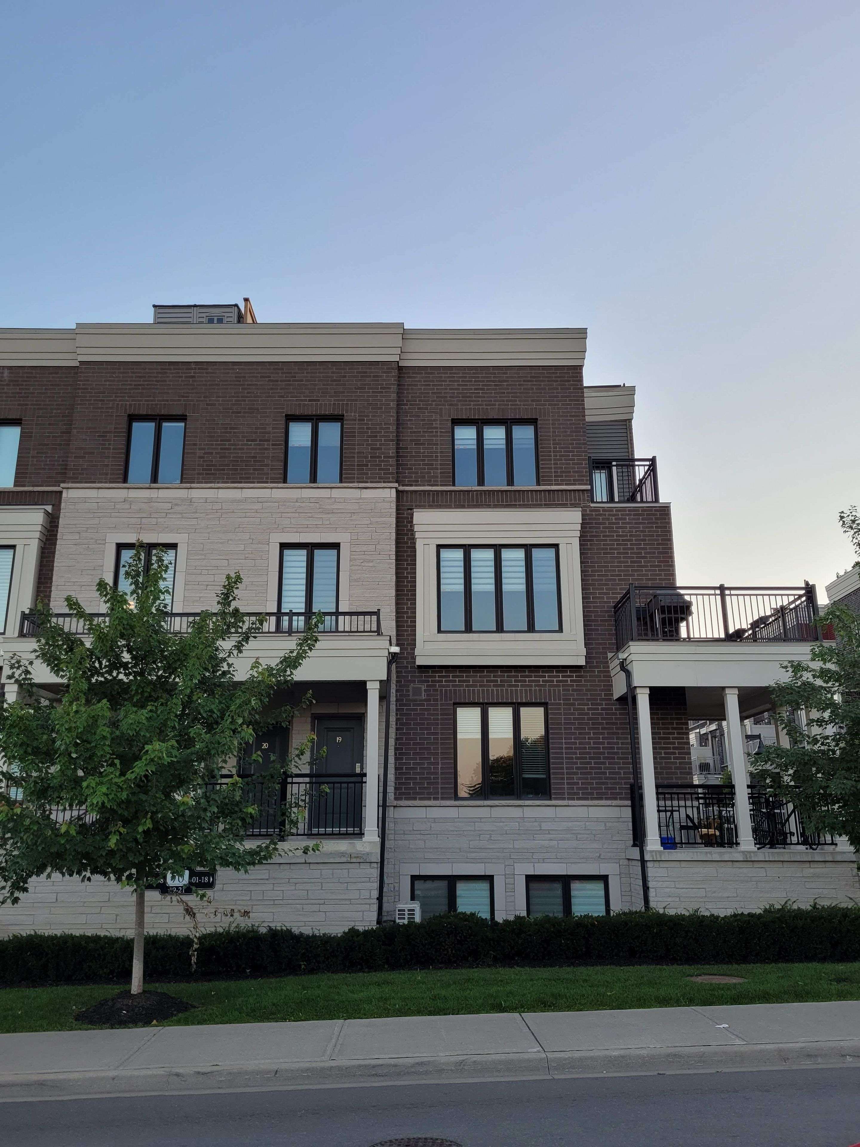 Toronto W06, ON M8W 0B2,70 Eastwood Park GDNS #20