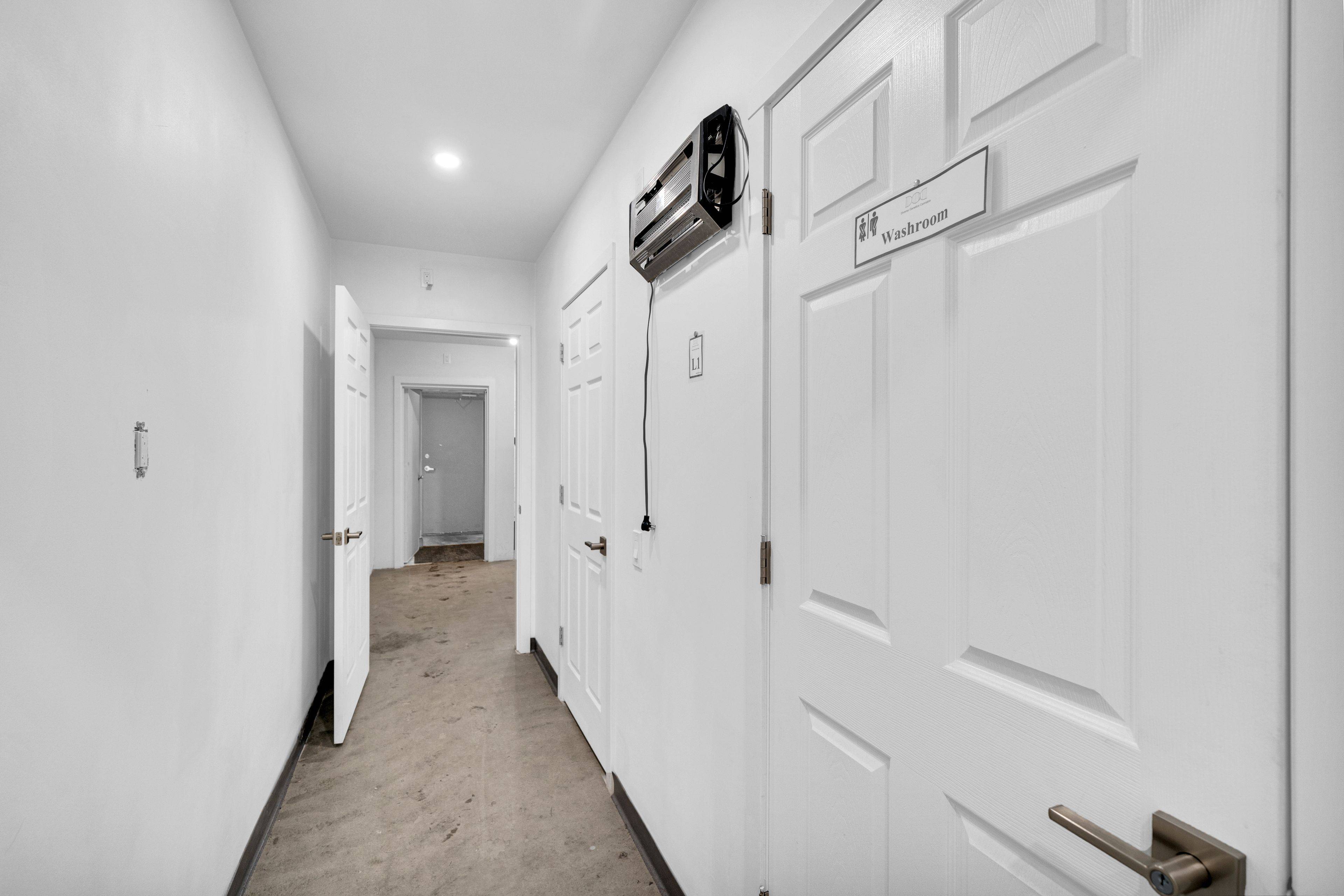 Toronto W05, ON M3J 2B8,70 Vanley CRES #3