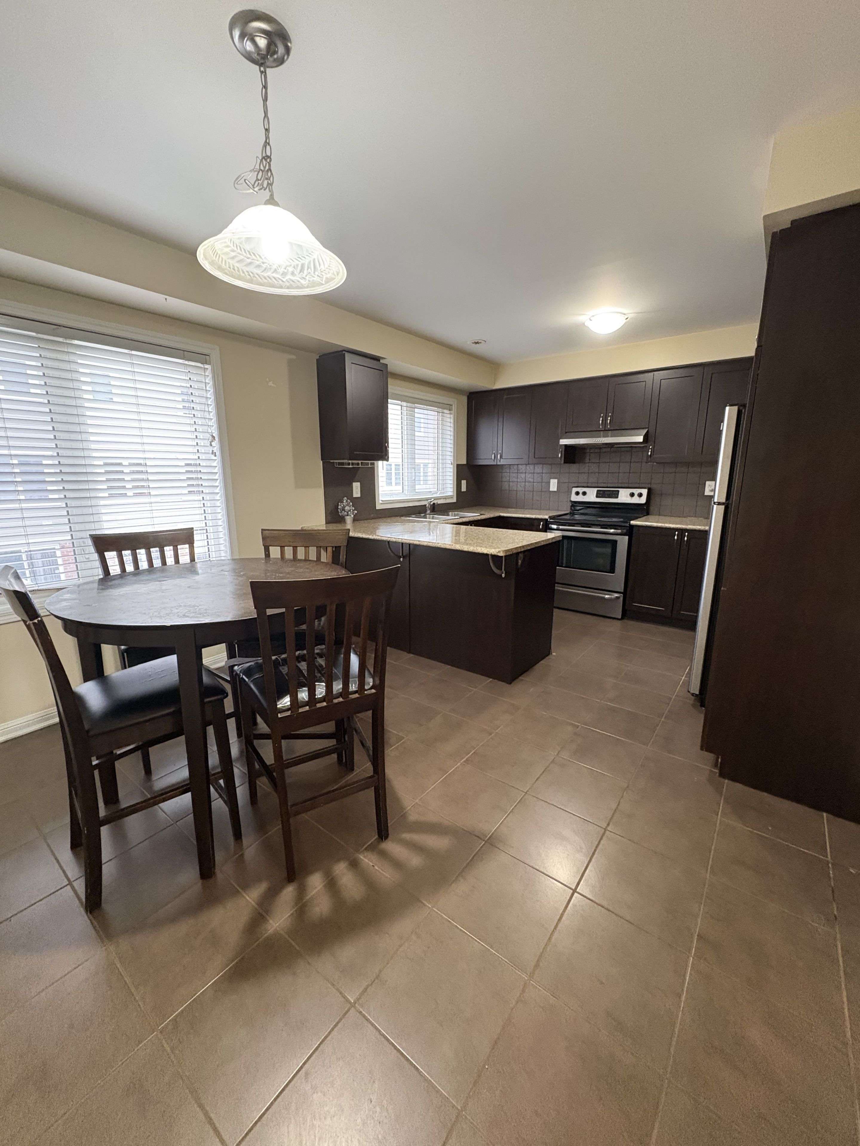 Brampton, ON L7A 3Z2,47 Ariel RD